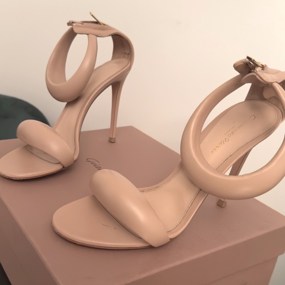 Gianvito Rossi Heels
